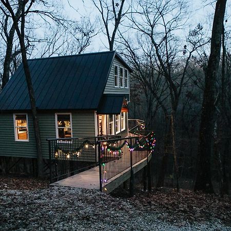 Villa Secluded Treehouse In The Woods - Tree Hugger Hideaway Branson Esterno foto