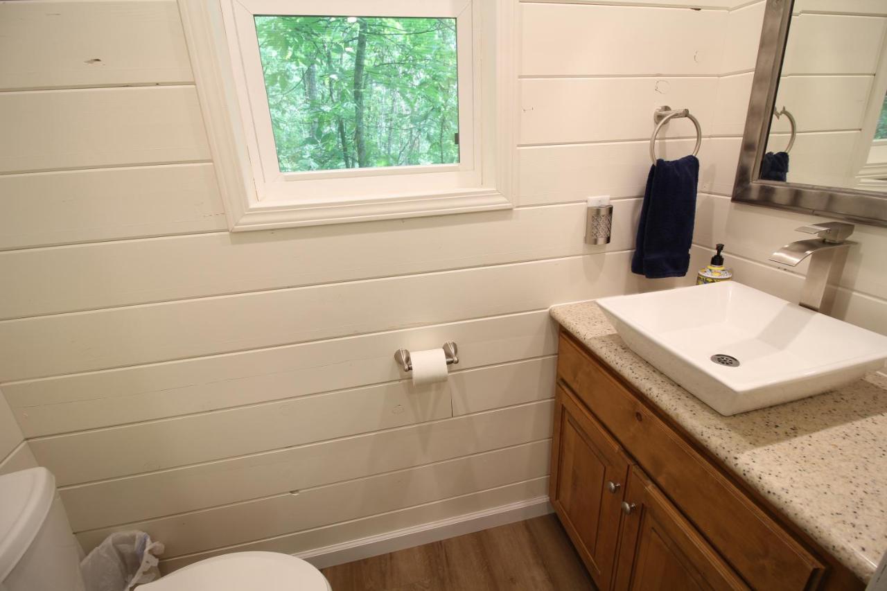 Villa Secluded Treehouse In The Woods - Tree Hugger Hideaway Branson Esterno foto