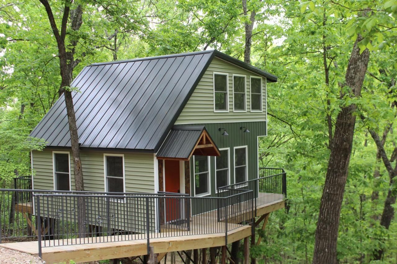 Villa Secluded Treehouse In The Woods - Tree Hugger Hideaway Branson Esterno foto