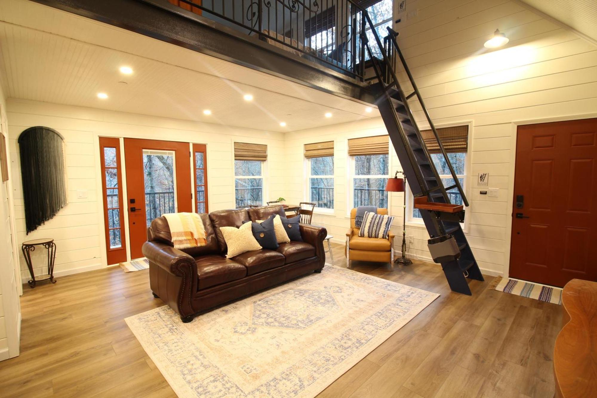 Villa Secluded Treehouse In The Woods - Tree Hugger Hideaway Branson Esterno foto