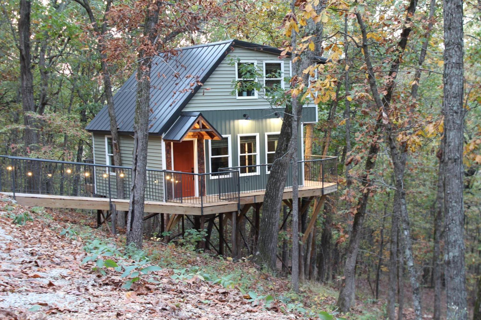 Villa Secluded Treehouse In The Woods - Tree Hugger Hideaway Branson Esterno foto